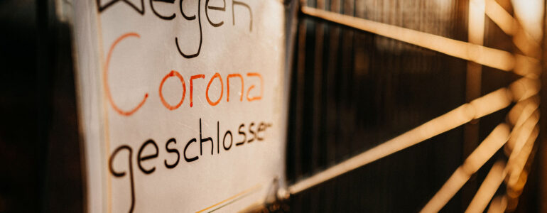 Corona-bedingte Betriebsschließung – Betriebsrisiko des Arbeitgebers?
